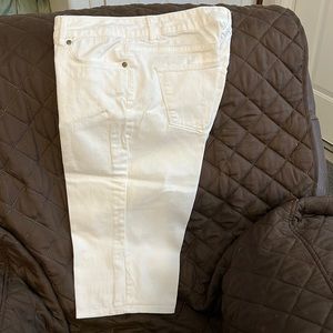 White jean mid rise Capri size 2P